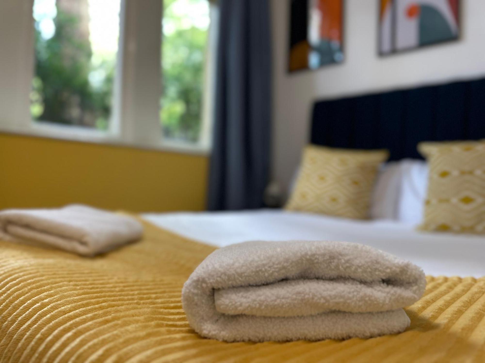 Great Offers On Long Stays!! Laluna Apartments เกทส์เฮด ภายนอก รูปภาพ